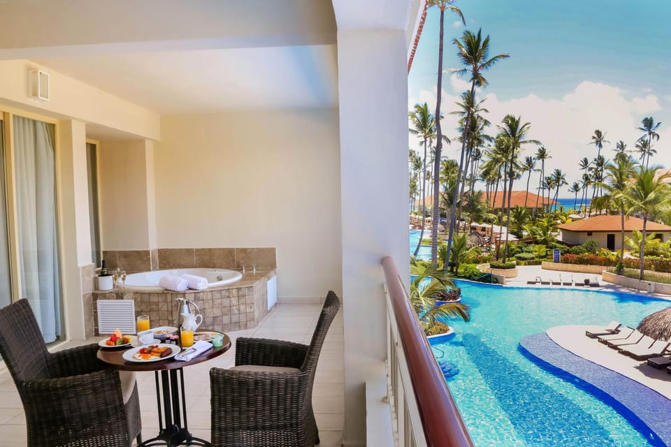 Hot Tub, View (from property/room), Balcony/Terrace, Pool view