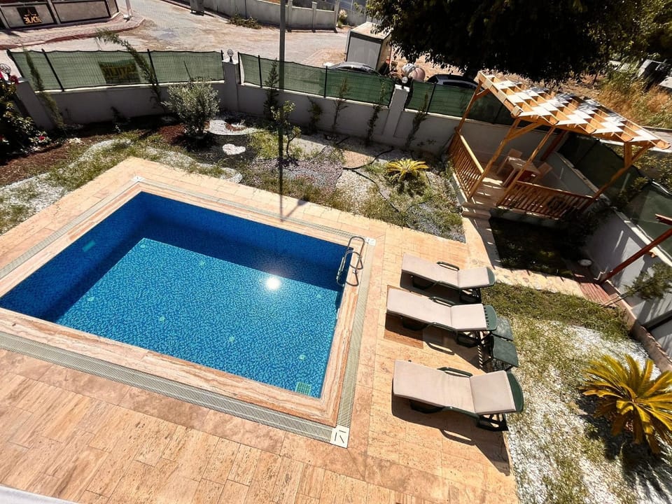 Garden, Swimming pool