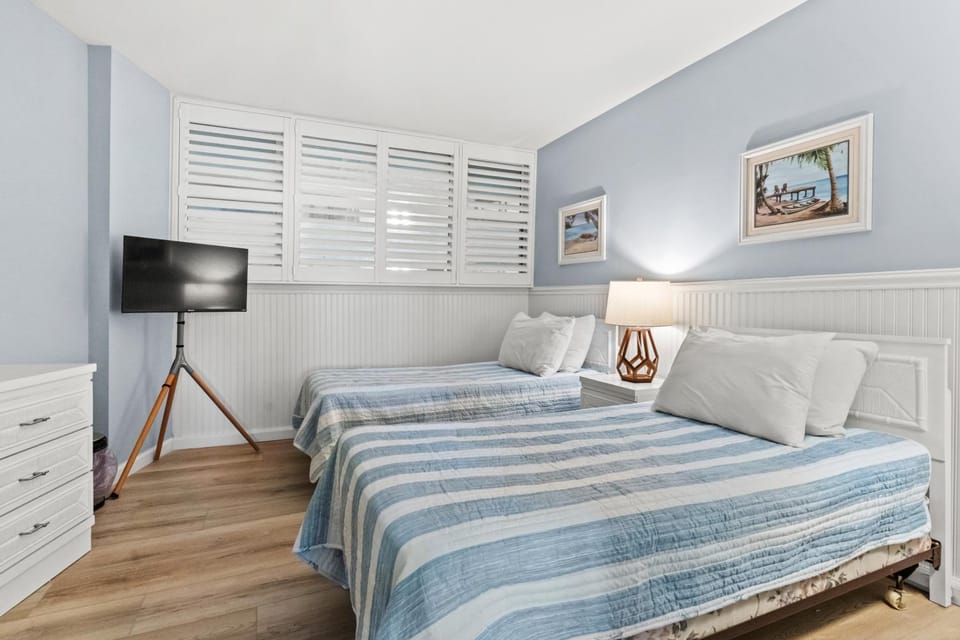 Antigua Oceanfront Retreat 2BR Heated Pool House in Ocean City