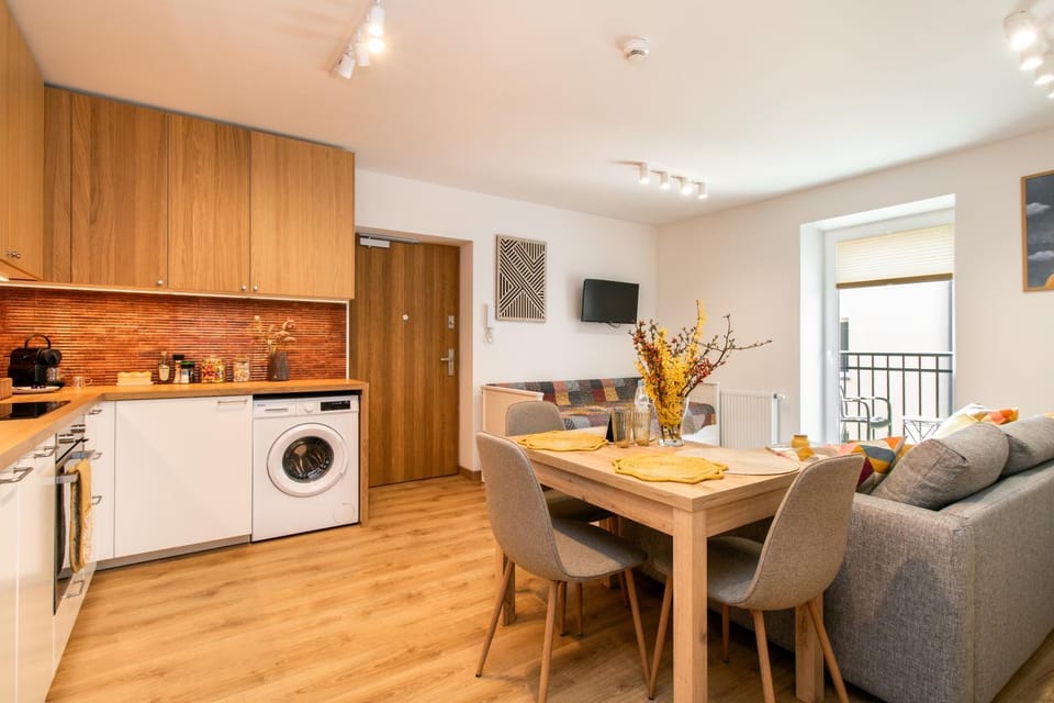 Kitchen or kitchenette, Photo of the whole room, Seating area
