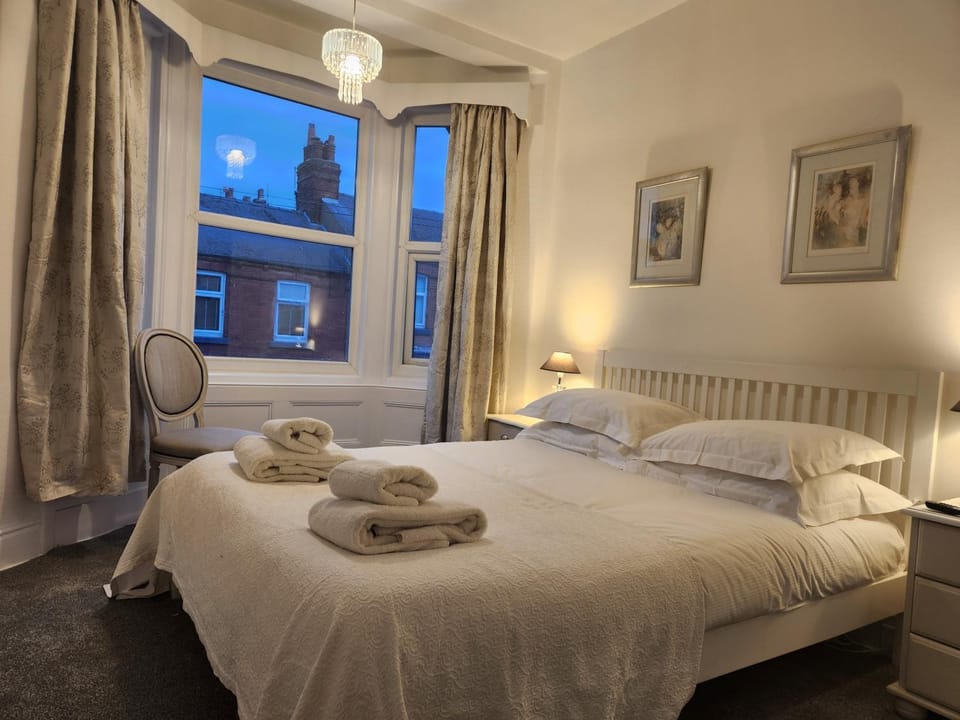 66 Tennyson Avenue - 3 bed house with courtyard House in Scarborough