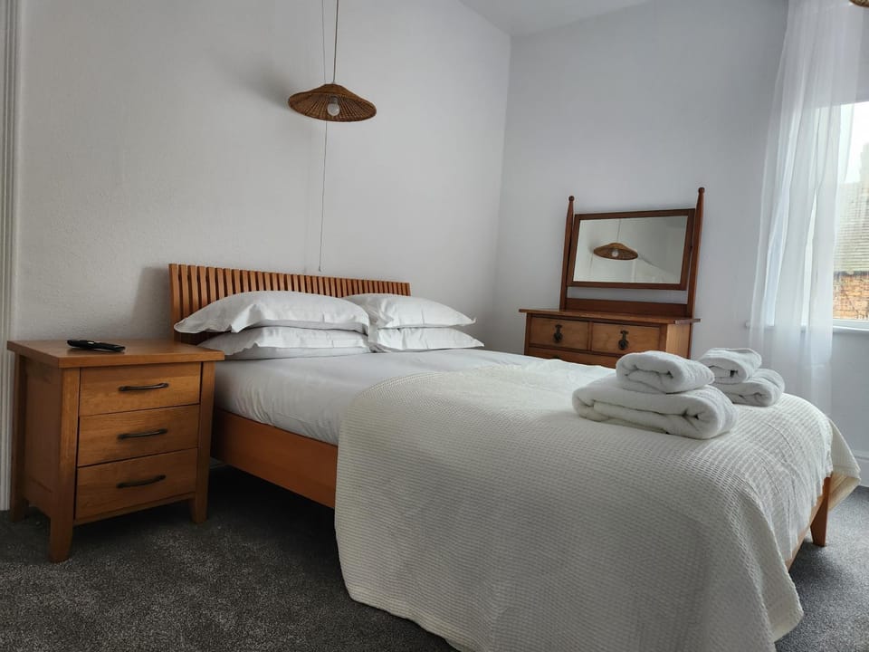 66 Tennyson Avenue - 3 bed house with courtyard House in Scarborough