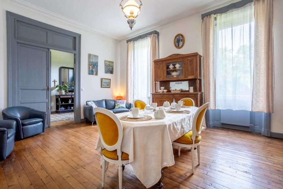 Property building, Living room