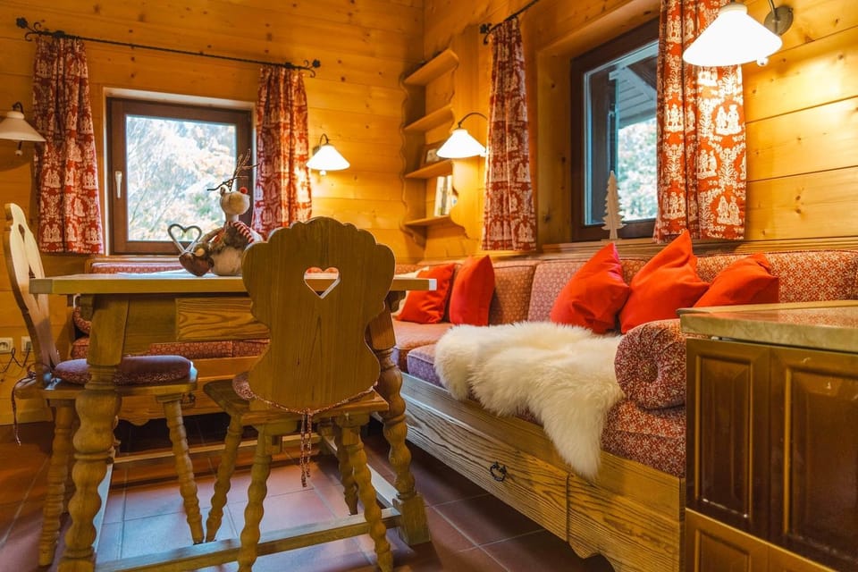 Romantisches Berg-Chalet Apartment in Tyrol