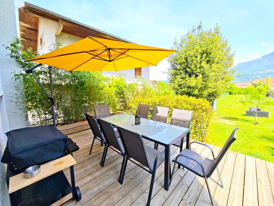 Patio, Garden, Dining area, Mountain view