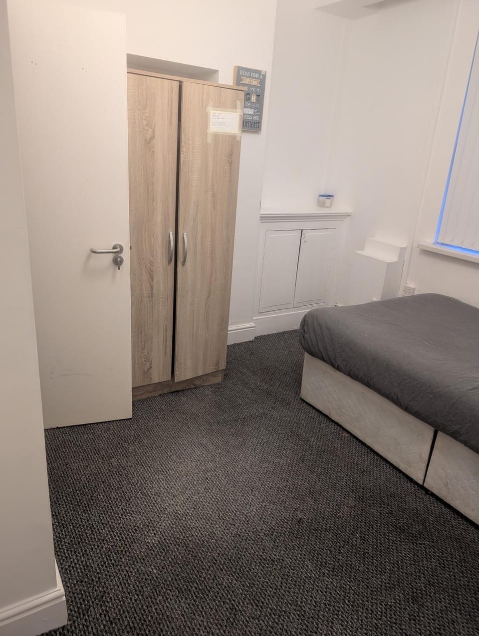 Kamsy Guest House Bed and Breakfast in Stoke-on-Trent
