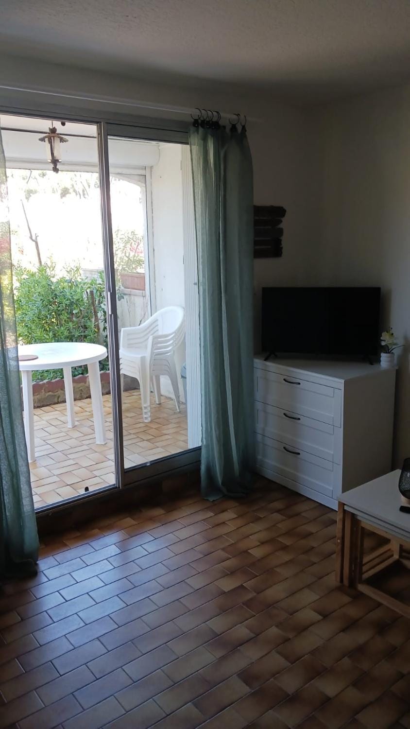 Appartement t2 terrasse, jardin Apartment in Agde