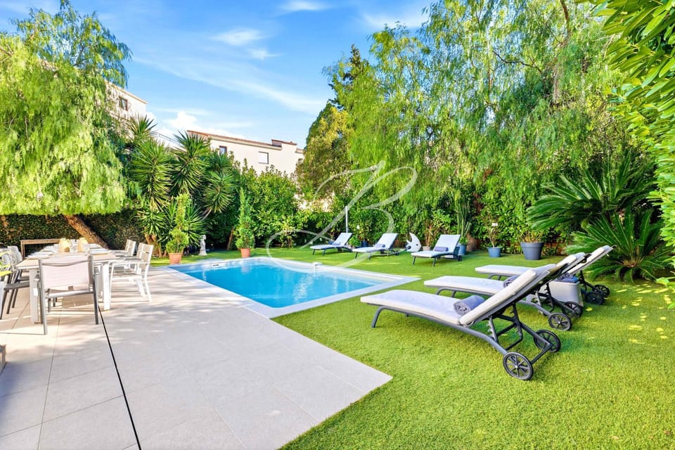 Natural landscape, Garden view, Pool view, Swimming pool, sunbed