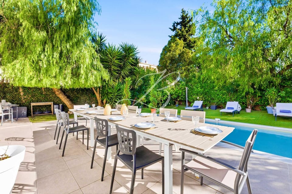 Garden, Dining area, Swimming pool