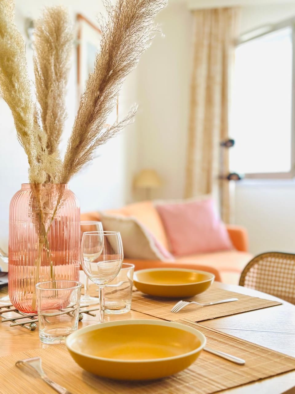 Seating area, Dining area