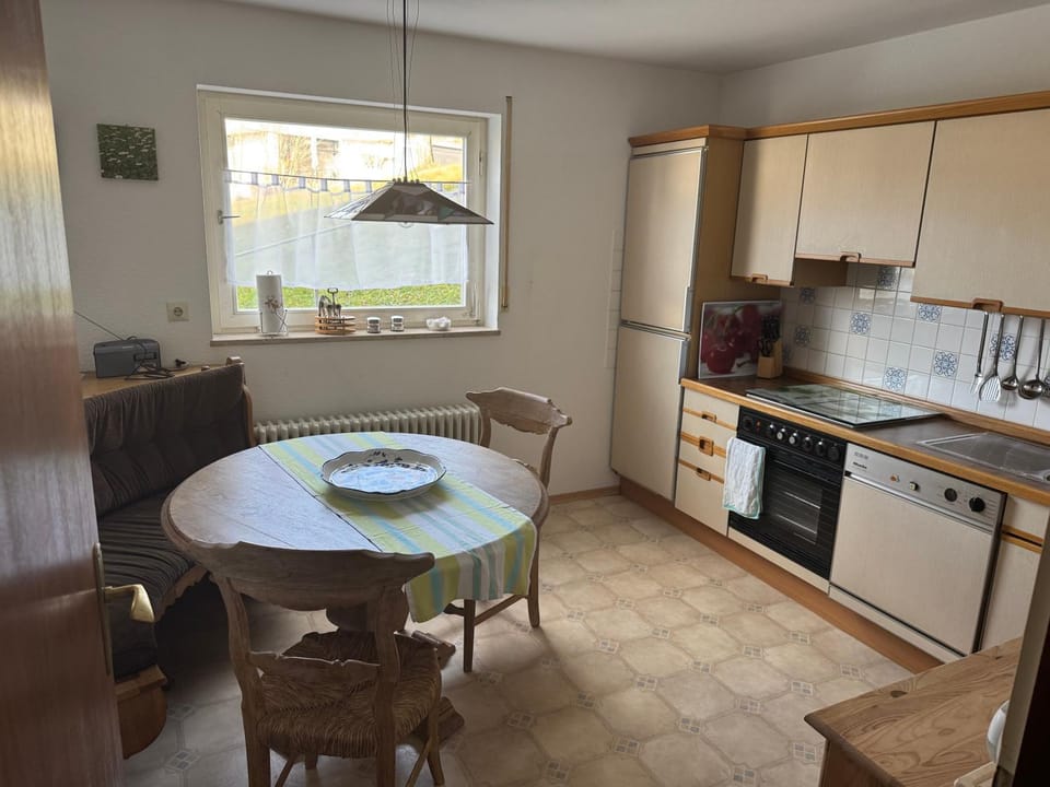 Property building, Kitchen or kitchenette, Living room