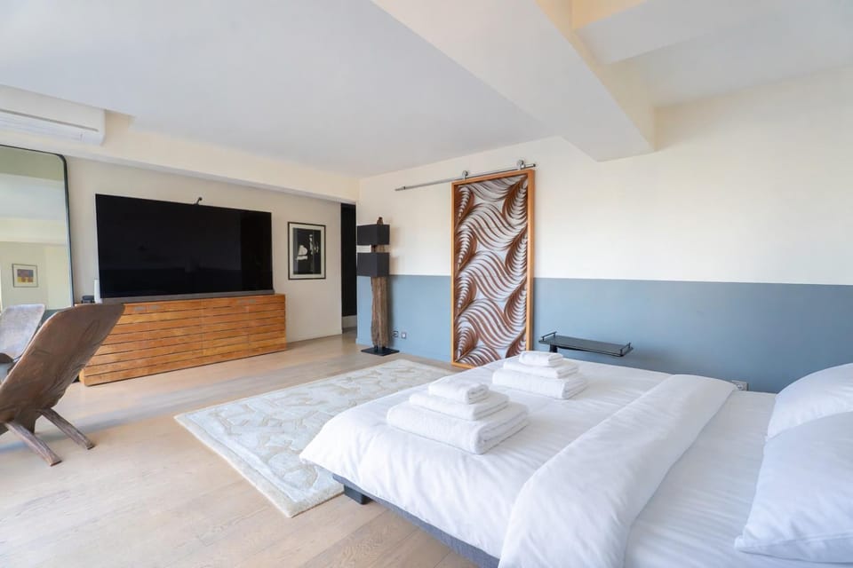 New Triplex Sacré-Cœur with AC - Jacuzzi & 360 Rooftop Apartment in Paris