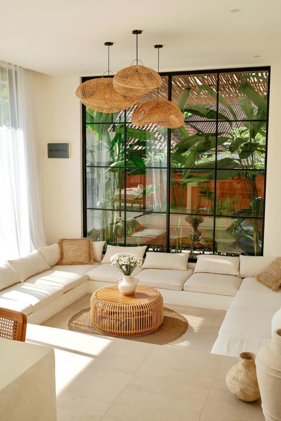Communal lounge/ TV room