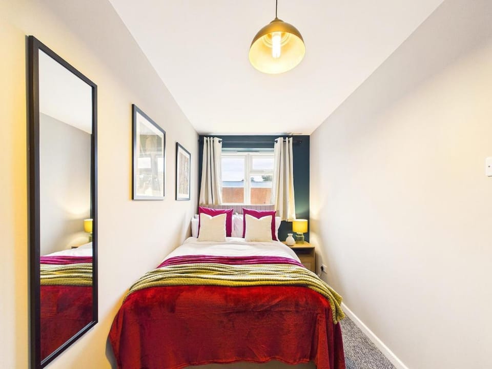 NEW Lincoln Lodge by Signature Stays, Modern, Parking, 5-Bed House in Tewkesbury