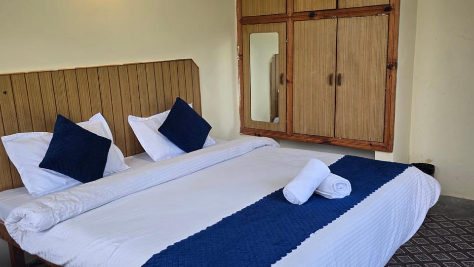 Flura Casa By Navneet Tourist Vacation rental in Manali