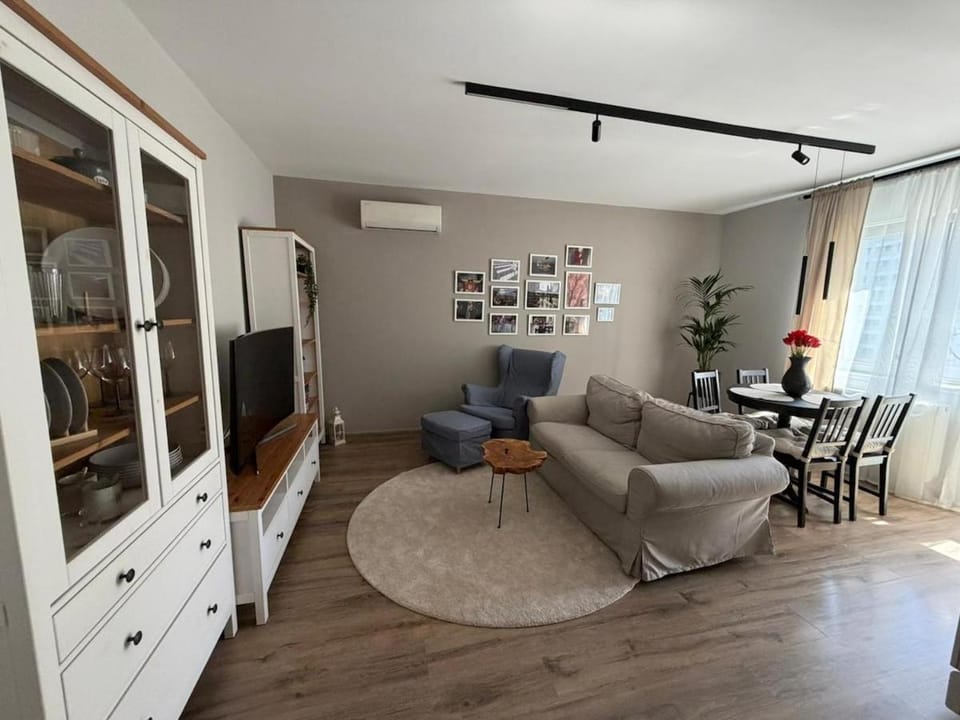 FLH - Sunny Nest Apartment w-AC Apartment in Bucharest