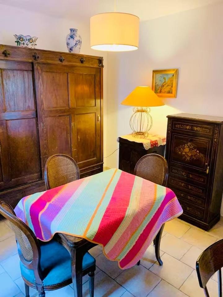 Charmante maison de village avec jardin House in Gréoux-les-Bains