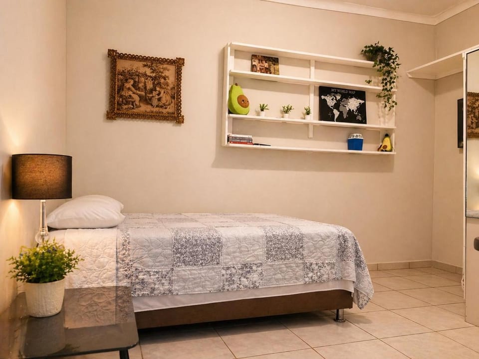 Miraflores Guest House Bed and Breakfast in San Isidro