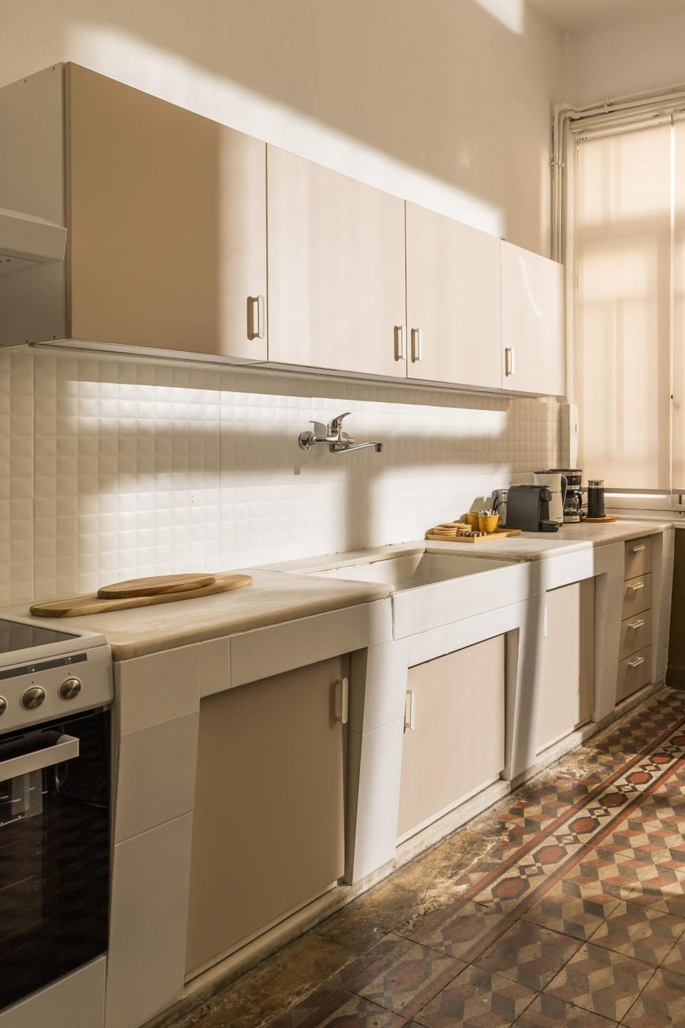 Kitchen or kitchenette, oven, pet friendly, stove