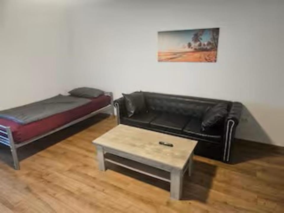Schöne Vollausgestattete Monteurs- Gästewohnung in der Gartenstadt Leuna und nähe Geiseltalsee 2208 Apartment in Thuringia, Germany