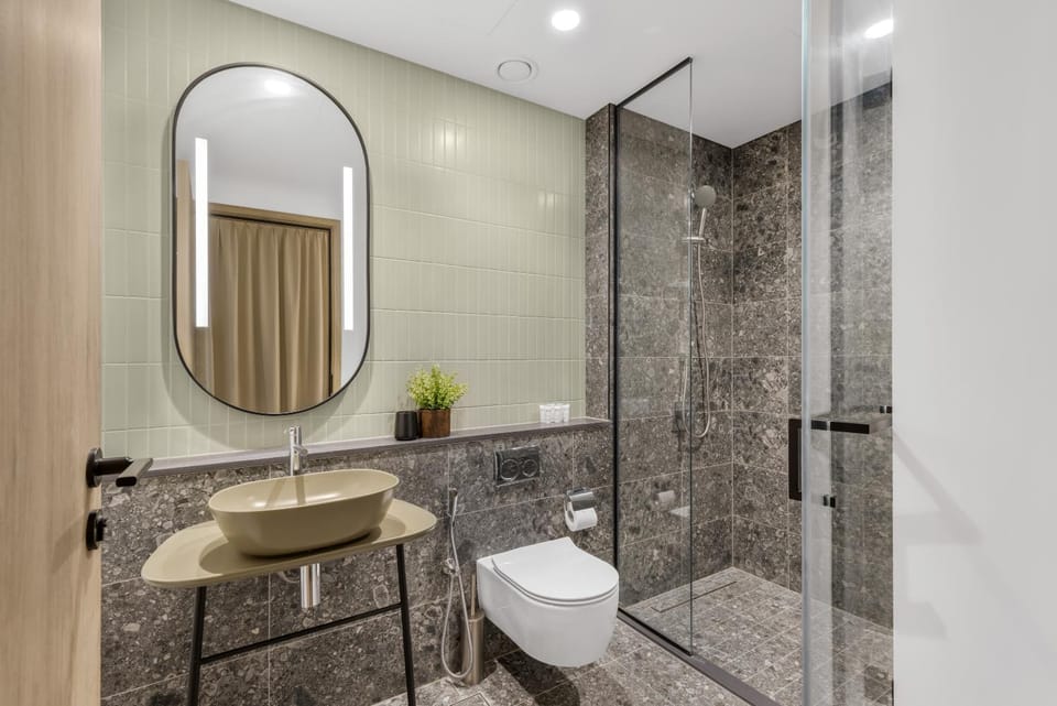 Shower, Toilet, Bathroom