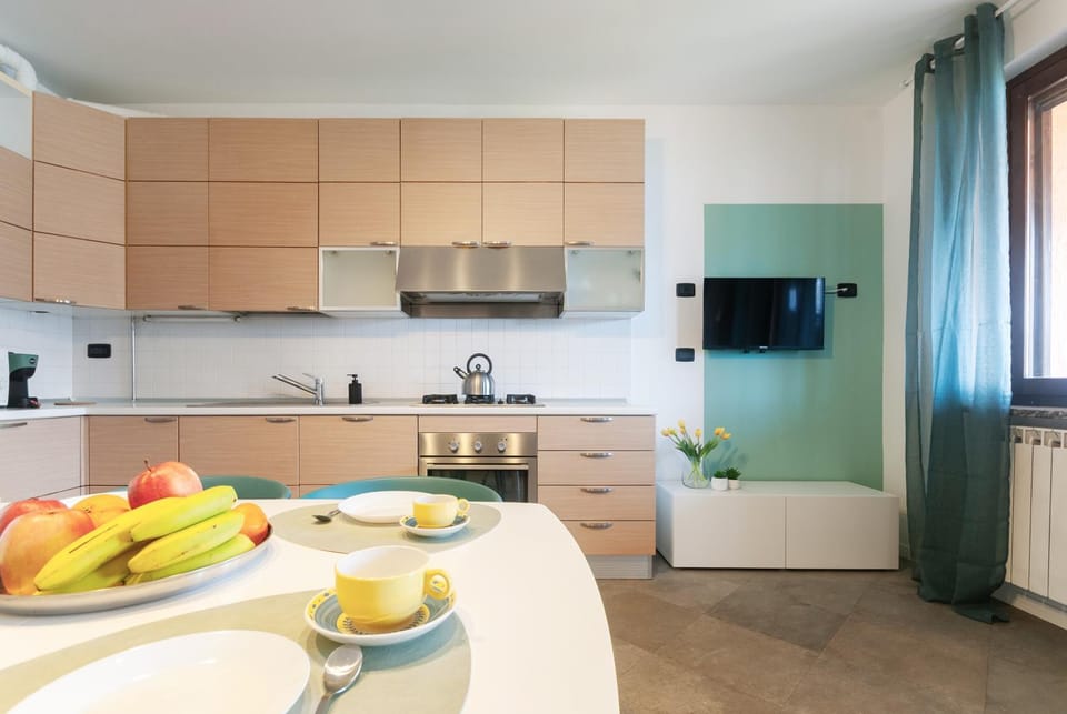 Kitchen or kitchenette, Photo of the whole room, Dining area, stove, kitchen