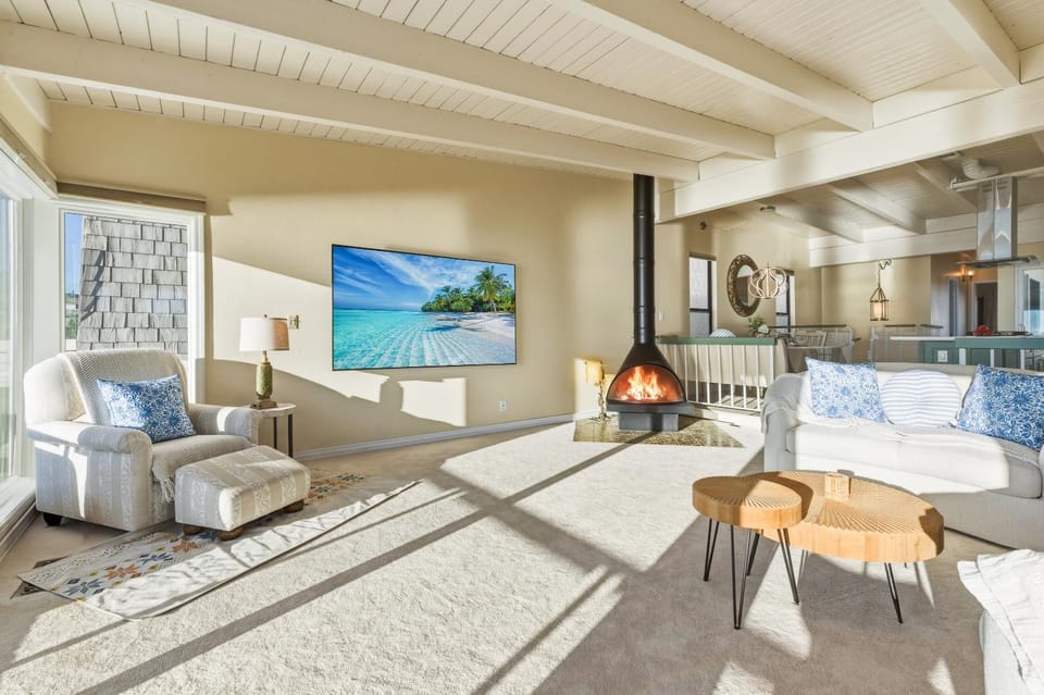 TV and multimedia, Living room, Seating area, fireplace