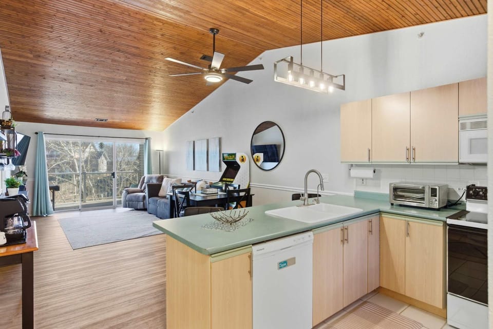 Branson Breeze Escape House in Branson