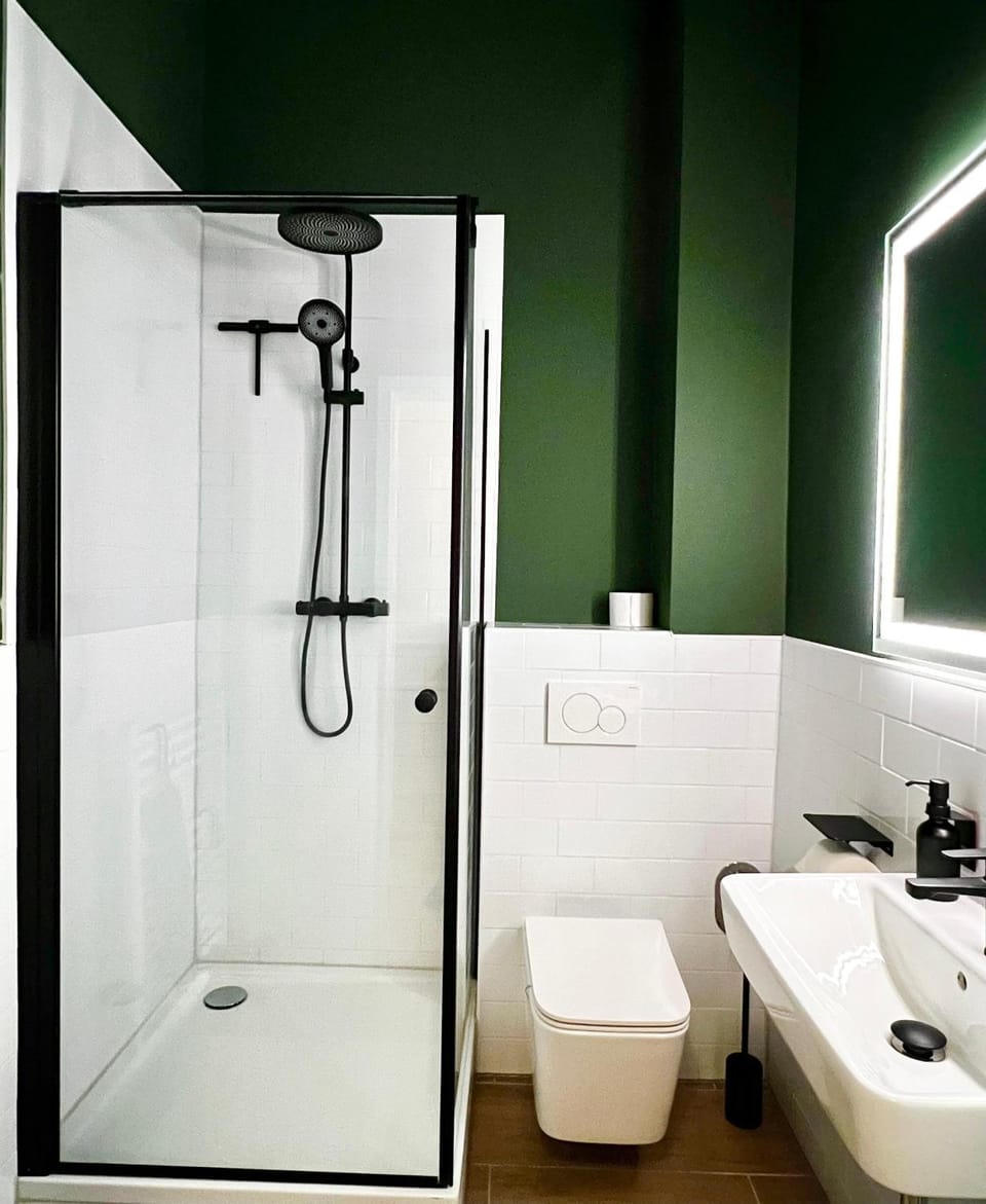 Shower, Toilet, Bathroom