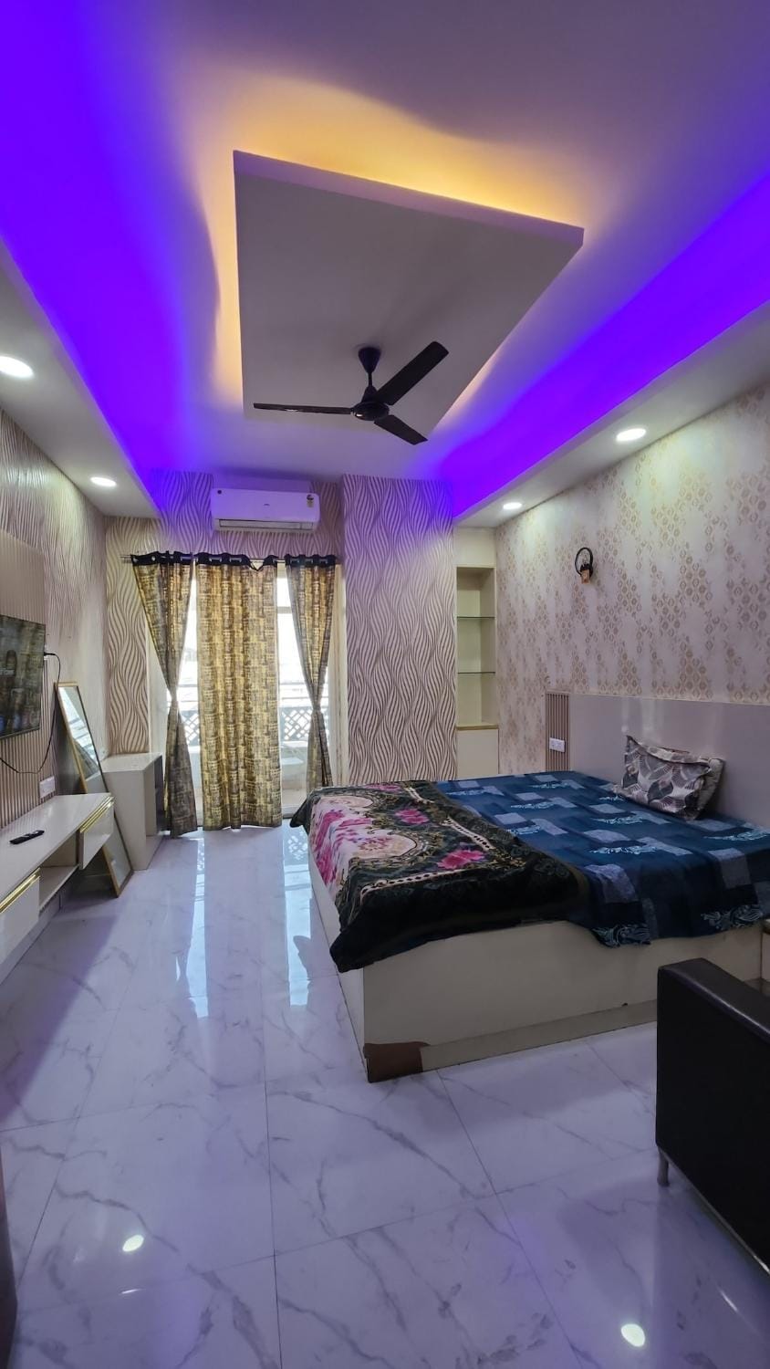 Studio Apartment in Gaur city Center Apartment in Noida