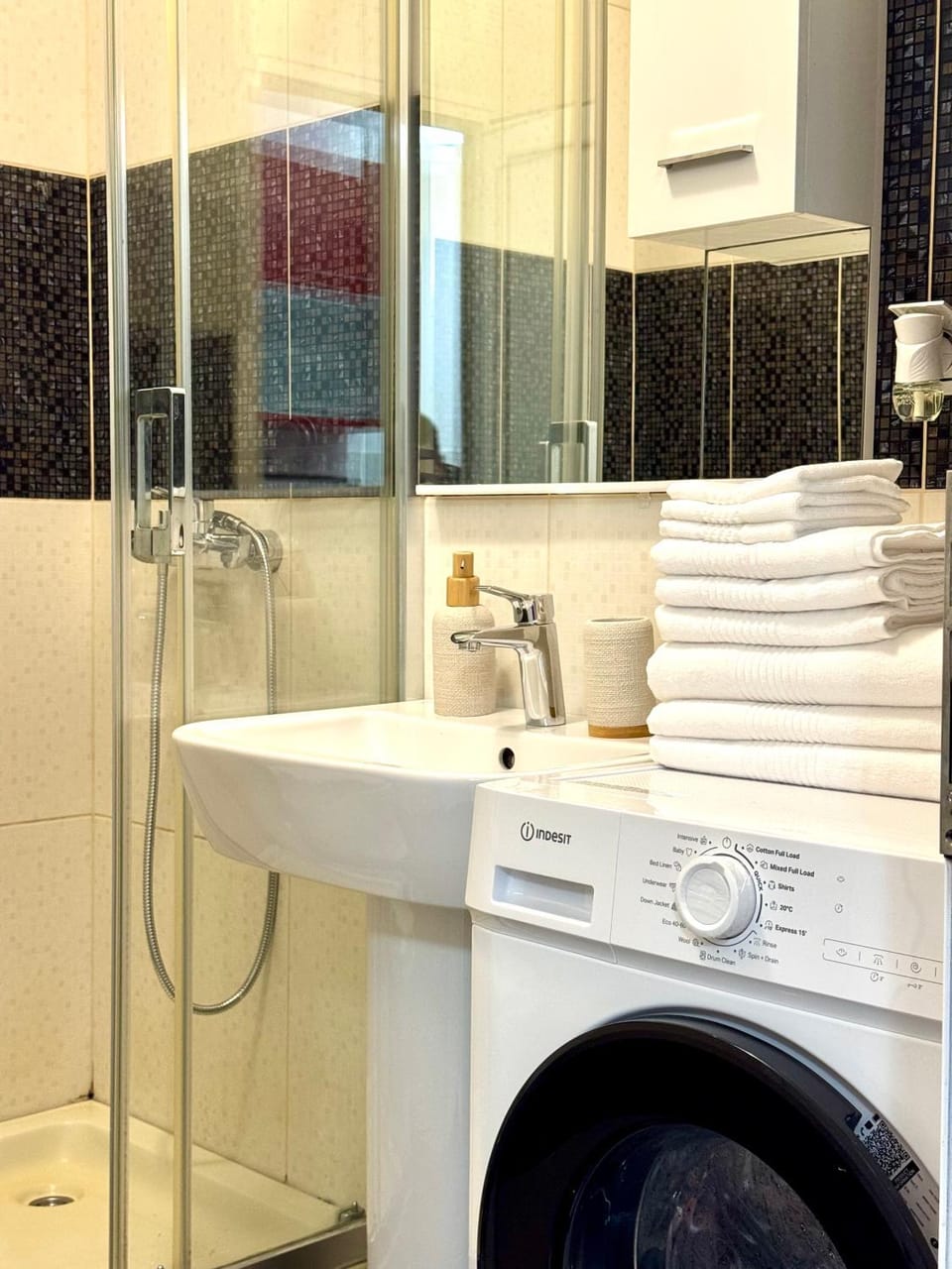 Shower, Bathroom, towels