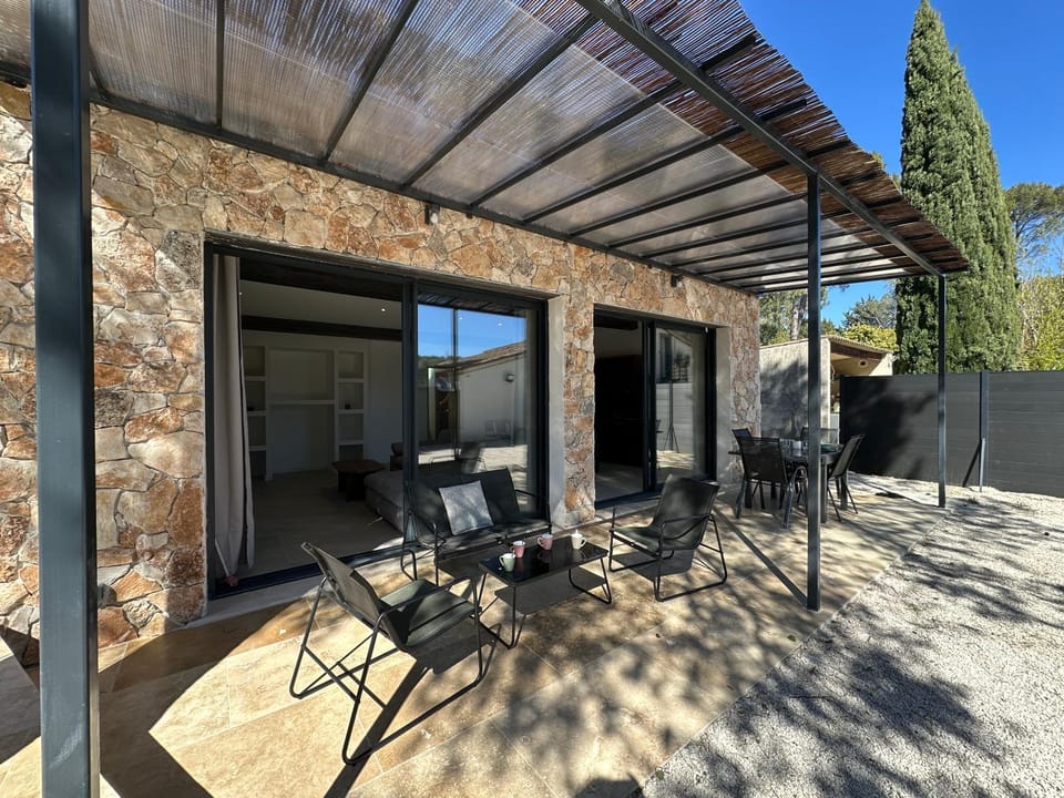 Property building, Patio, Day