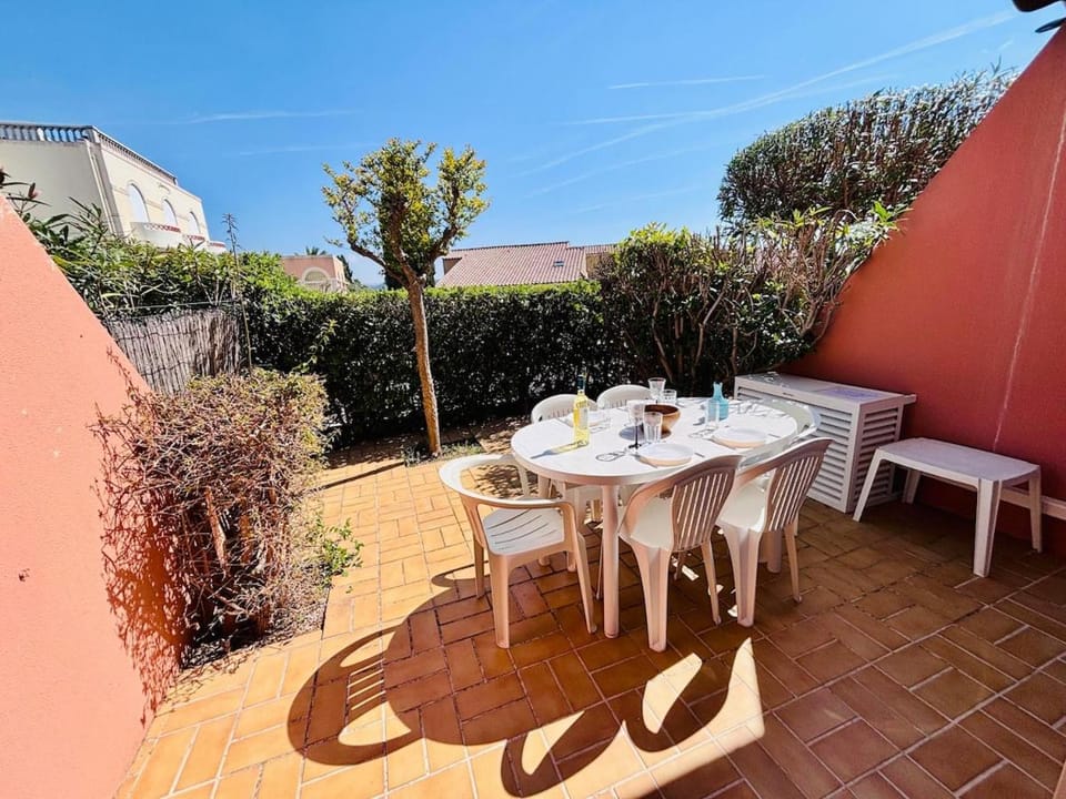 Bel appartement T1Bis 4 couchages avec Piscine en copropriété Apartment in French Riviera