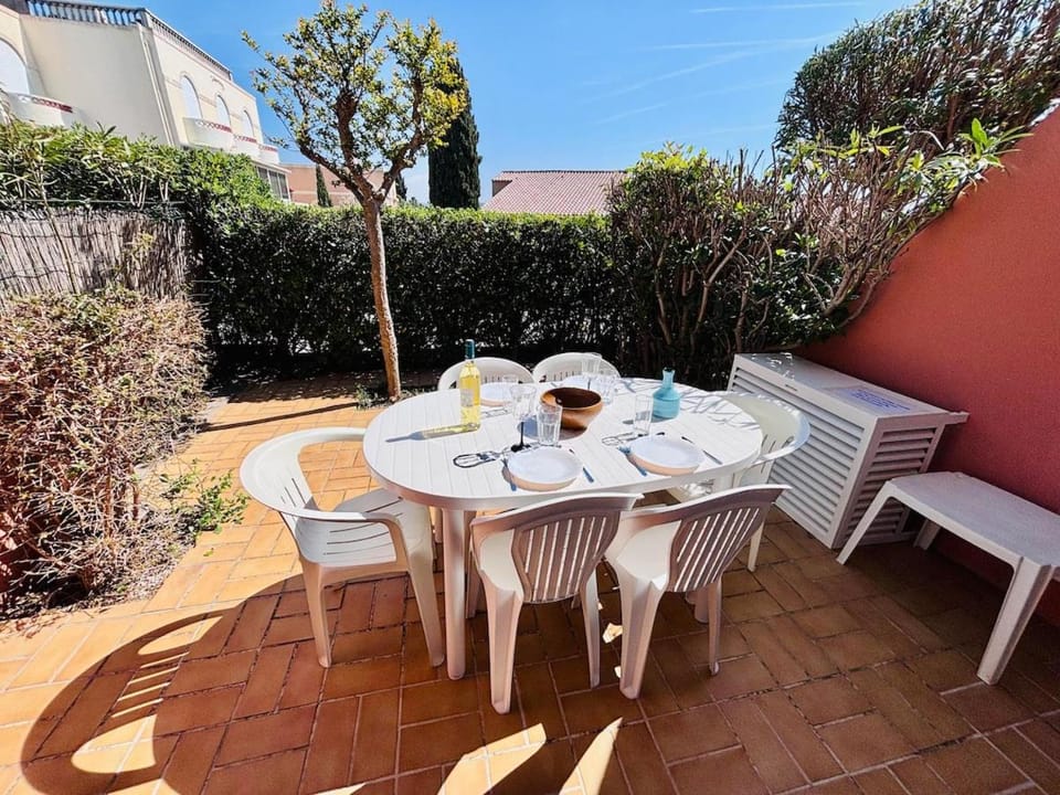 Bel appartement T1Bis 4 couchages avec Piscine en copropriété Apartment in French Riviera