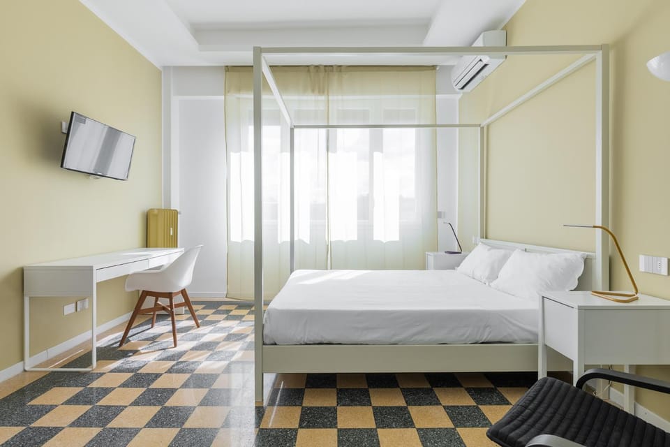TV and multimedia, Bedroom, air conditioner
