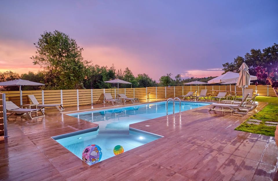 Property building, Swimming pool