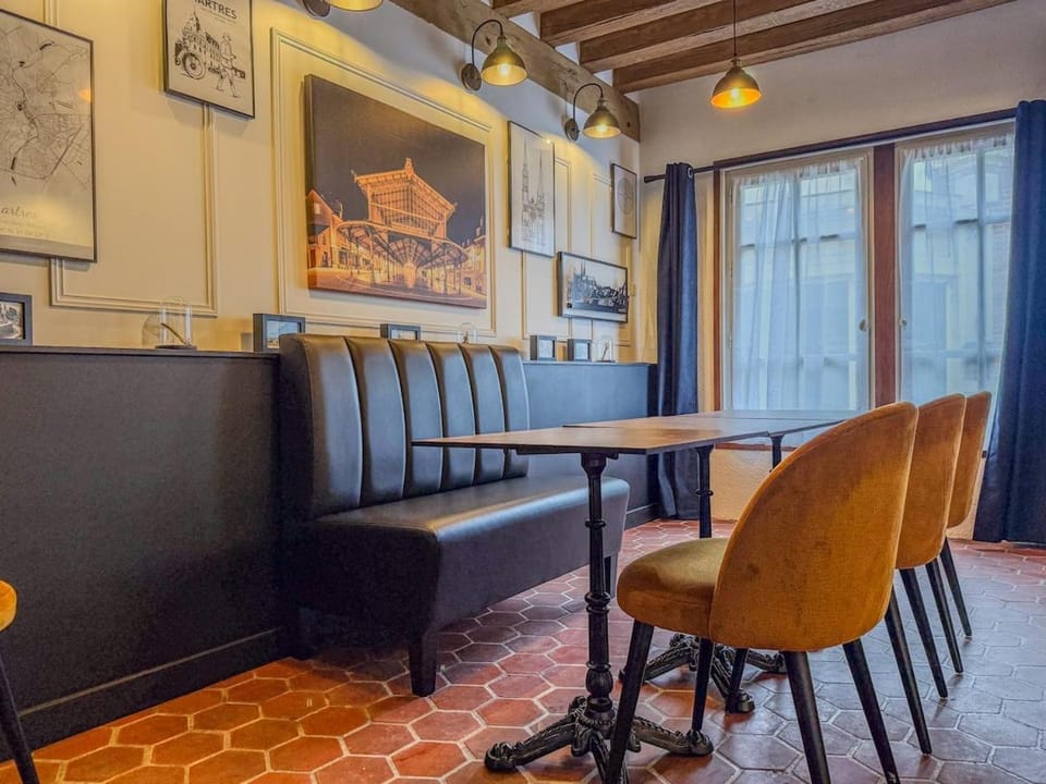 Logement atypique - Ancien restaurant - T3 Apartment in Chartres