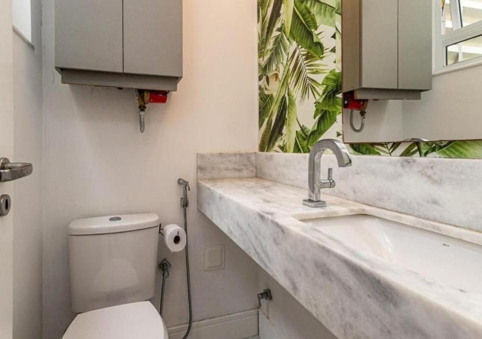 Toilet, Kitchen or kitchenette
