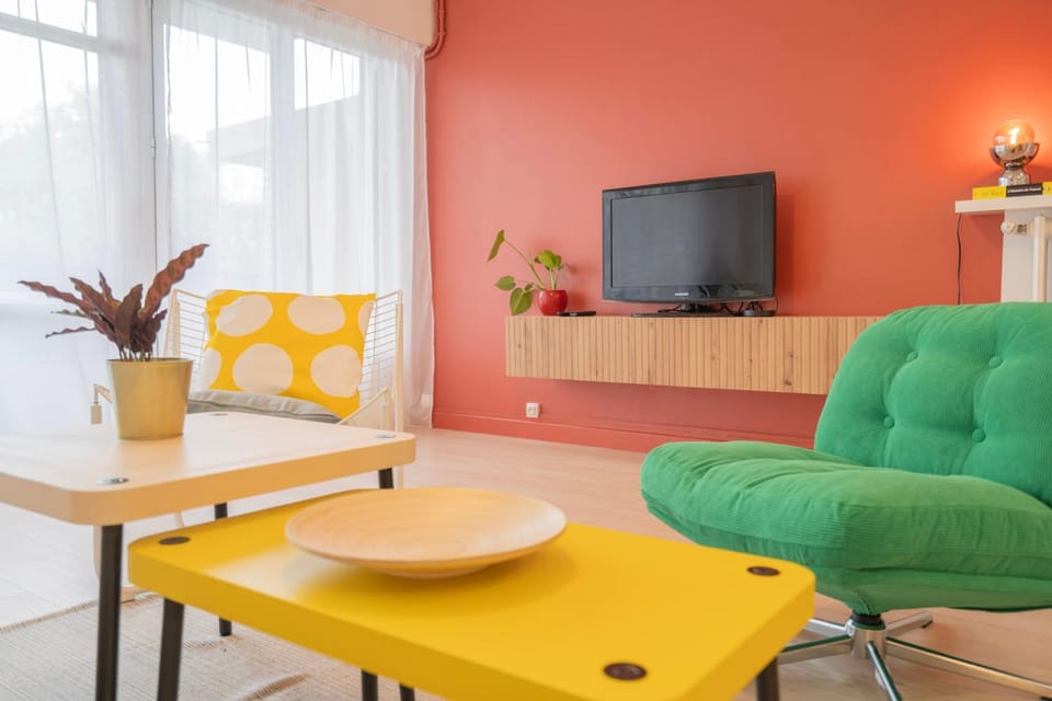 Communal lounge/ TV room, TV and multimedia, Living room
