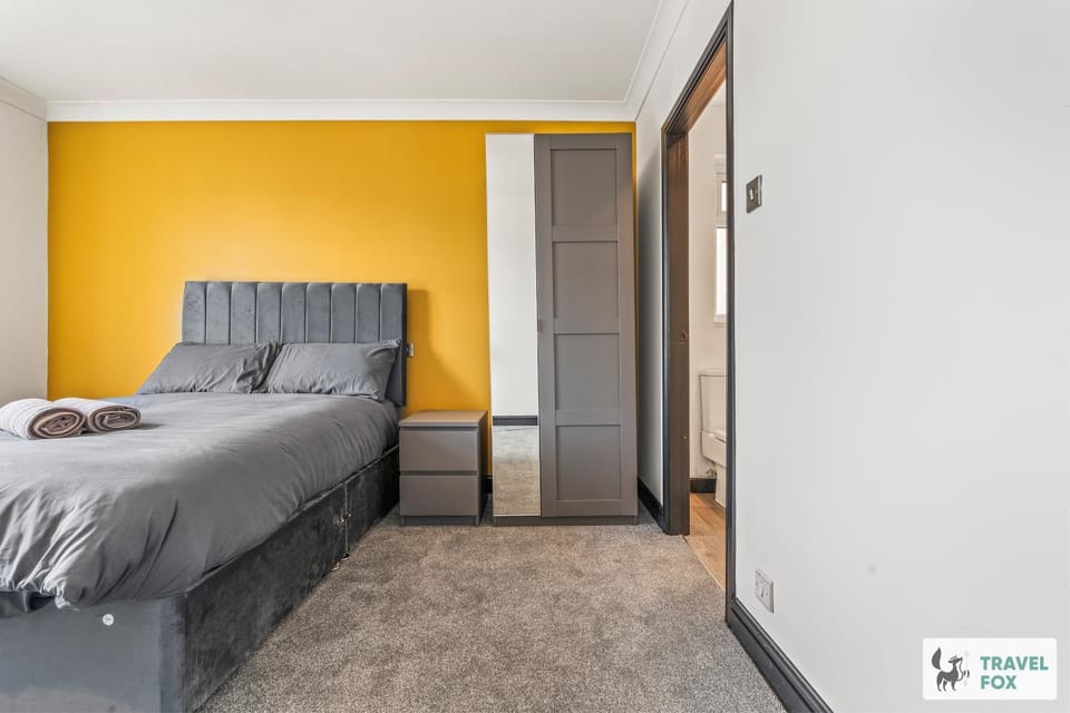 Bed, Bedroom, wardrobe
