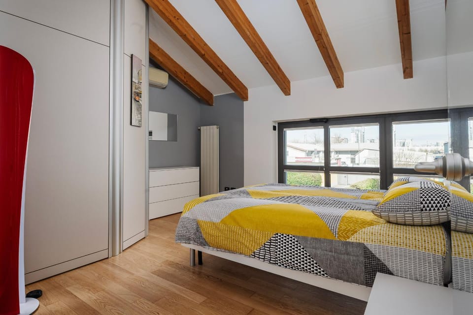 Bed, Photo of the whole room, Bedroom, internet, wardrobe