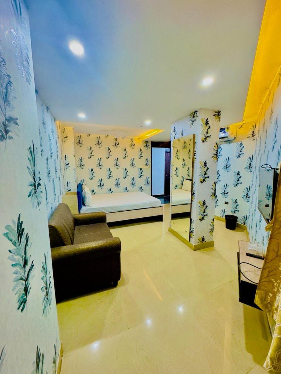 Hotel Diamondin Inn Near New Market Hotel in Kolkata