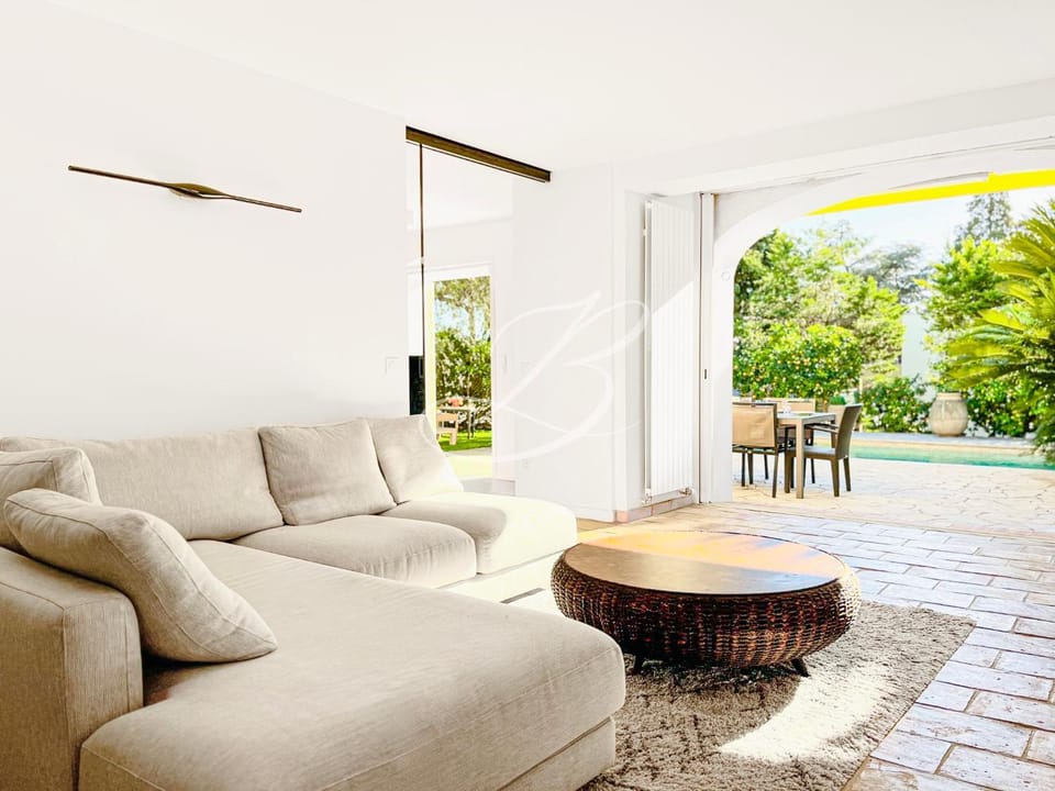 Patio, Living room, Swimming pool