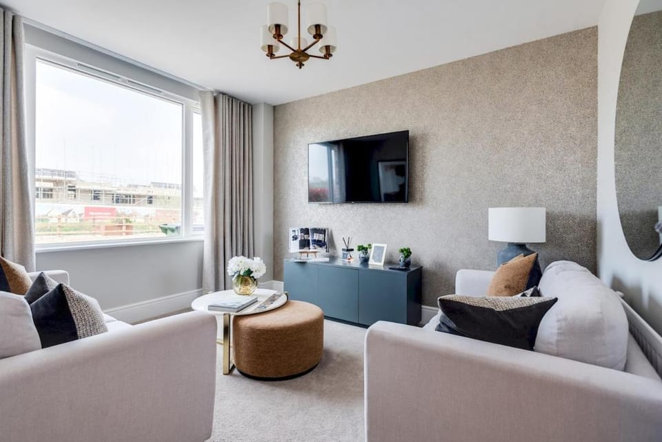 Designer Home with Garden & Parking House in Oxford