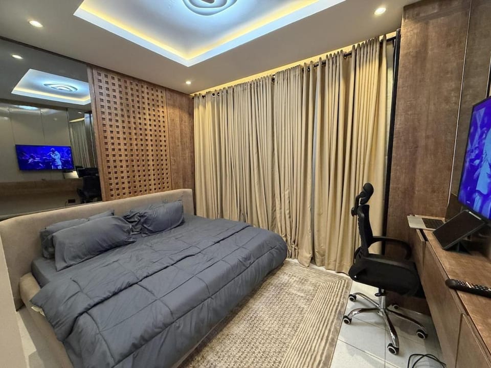 Bed, TV and multimedia, Bedroom, air conditioner