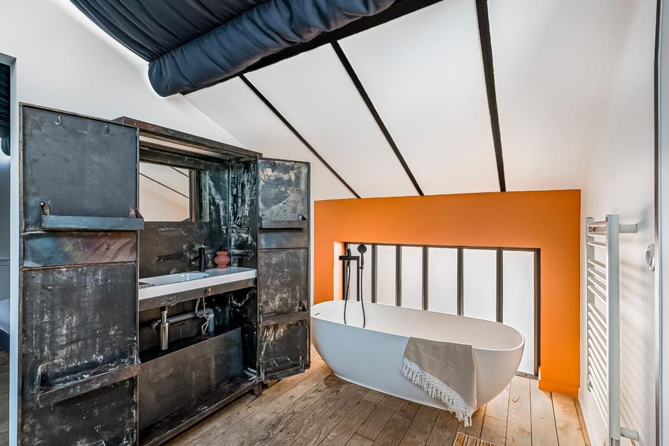 Bathroom, Bedroom, Bath