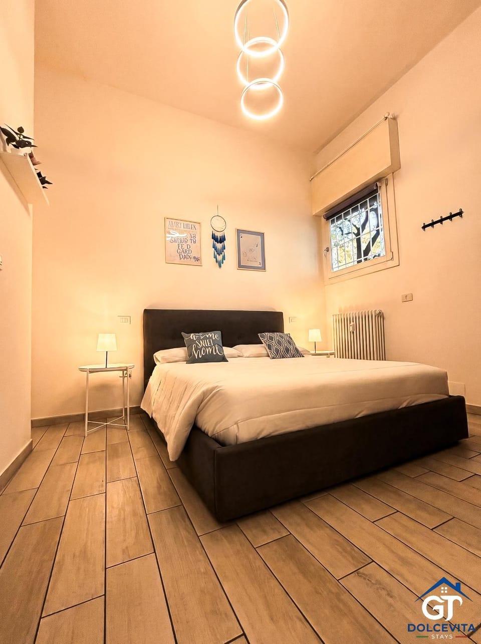 Bed, Photo of the whole room, Bedroom, internet