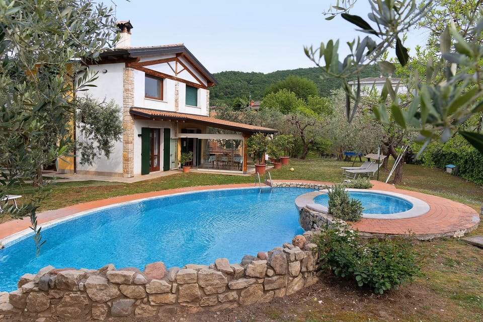 Casa Elisa Bed and Breakfast in Torri del Benaco