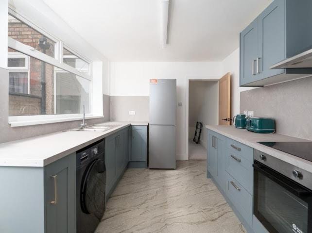 Luxury & Affordable newly renovated house in grimsby Apartment in Grimsby