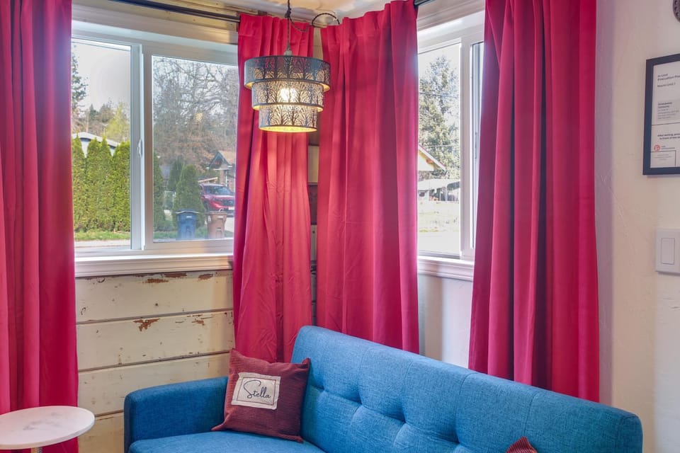 Great Couples & Solo Travelers: Near Hwy 195 & 90 Apartment in Spokane
